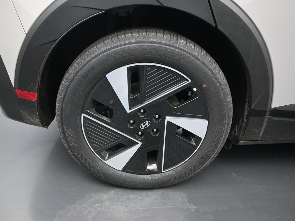 2025 Hyundai Ioniq 5 SE photo 2