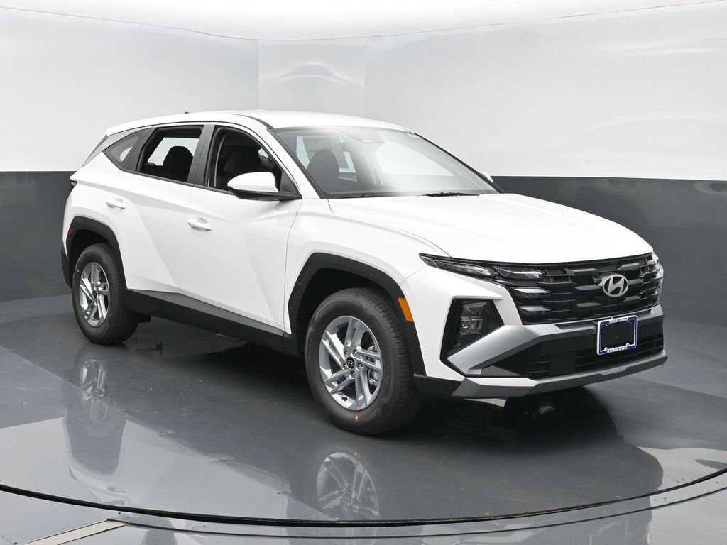 2026 Hyundai Tucson SE's photo