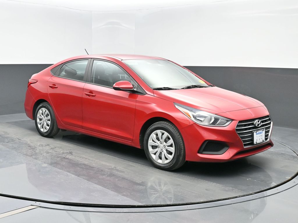 2022 Hyundai Accent SE's photo