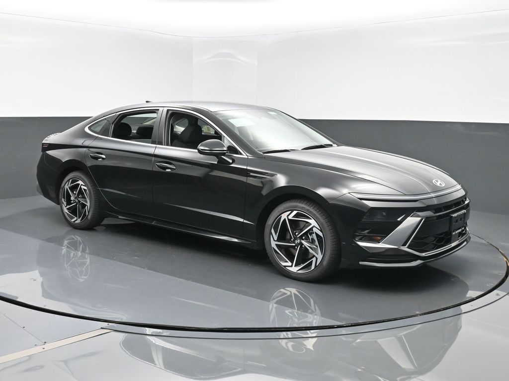 2026 Hyundai Sonata SEL's photo