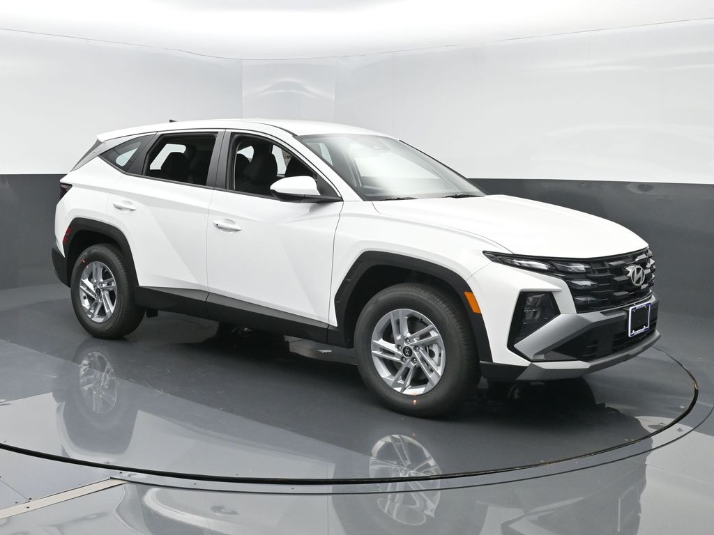 2026 Hyundai Tucson SE's photo
