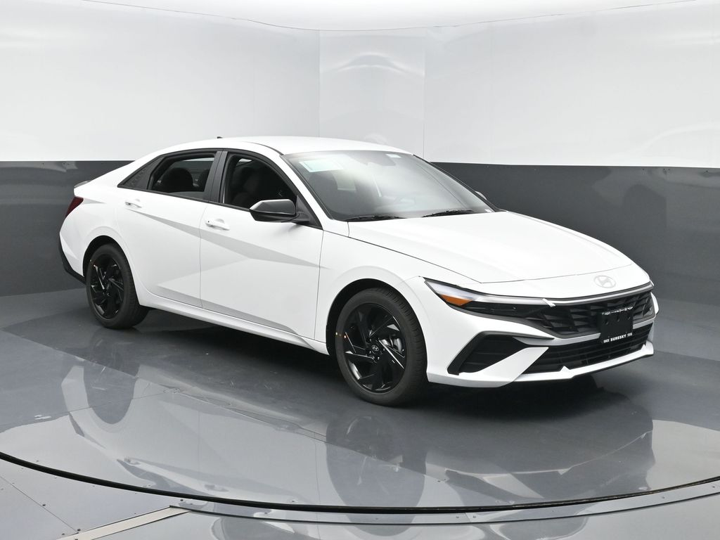 2026 Hyundai Elantra SEL's photo