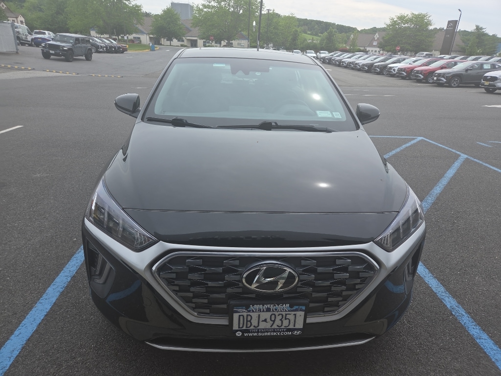 2022 Hyundai Ioniq Hybrid SEL's photo