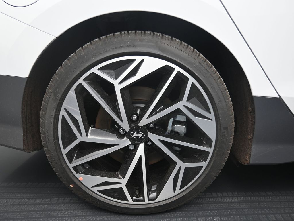 2025 Hyundai Ioniq 6 SEL photo 2