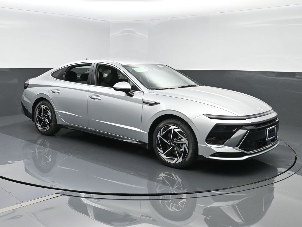 2026 Hyundai Sonata SEL's photo