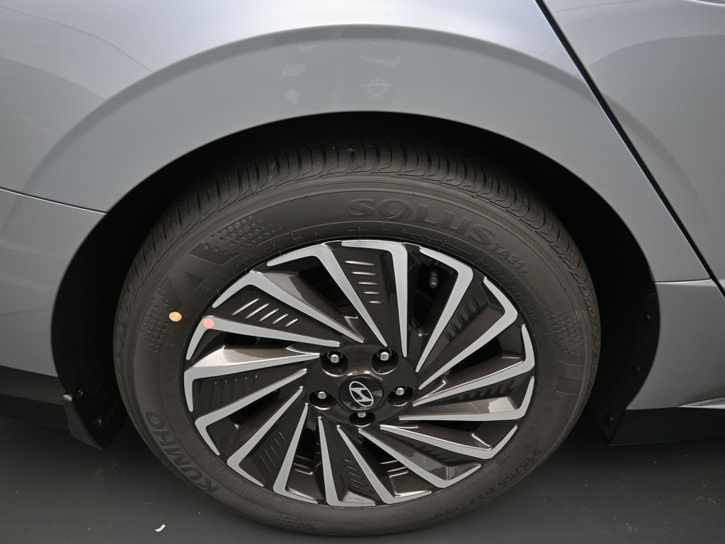 2026 Hyundai Sonata Hybrid Limited photo 2
