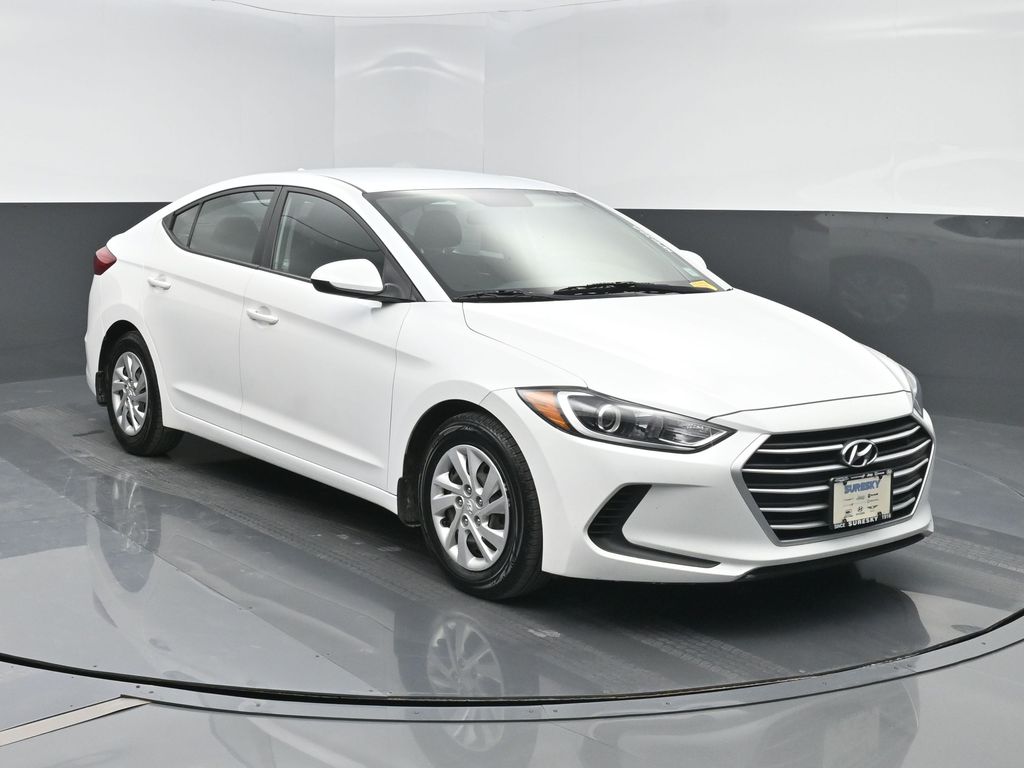 2018 Hyundai Elantra SE's photo