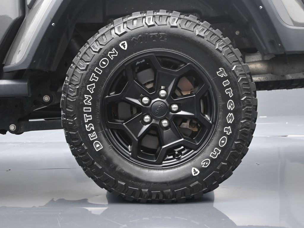 2021 Jeep Gladiator Willys photo 2