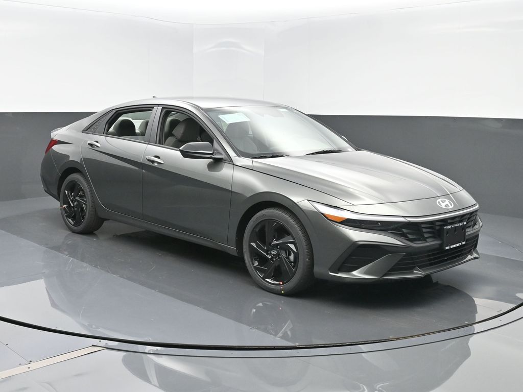 2026 Hyundai Elantra SEL's photo