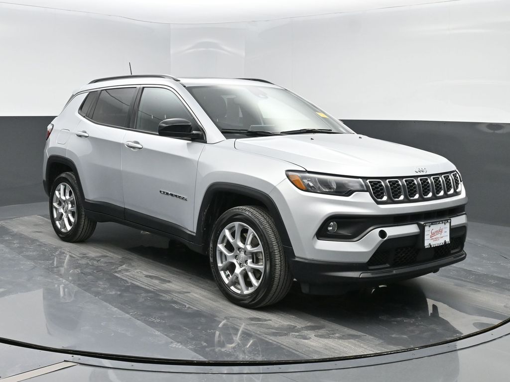 2024 Jeep Compass Latitude Lux's photo