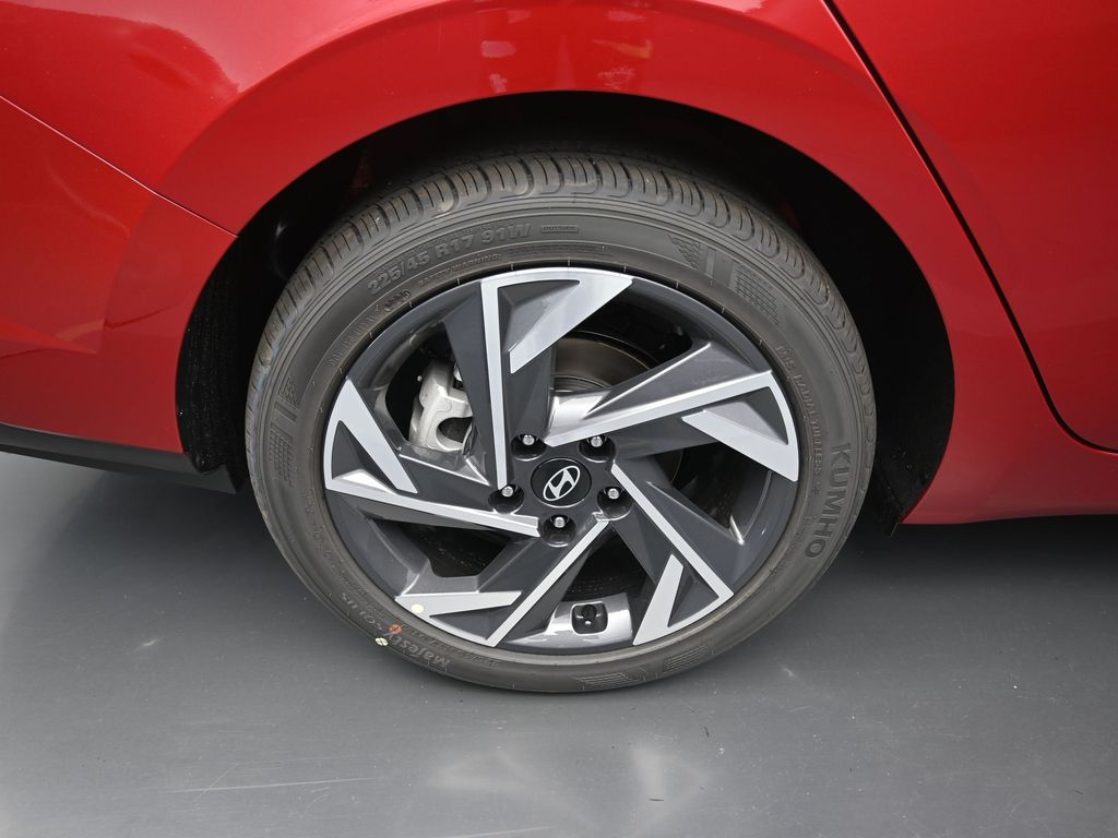 2025 Hyundai Elantra SEL Sport photo 2