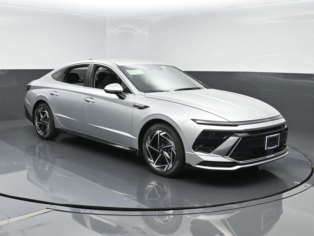 2026 Hyundai Sonata SEL's photo