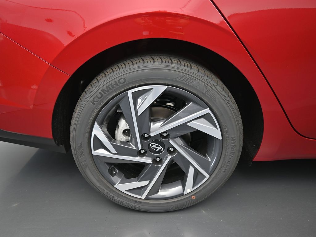 2025 Hyundai Elantra SEL Sport photo 2