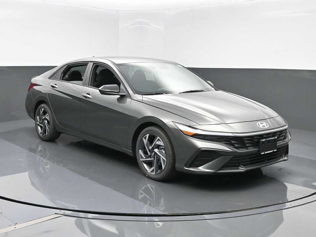 2025 Hyundai Elantra SEL's photo