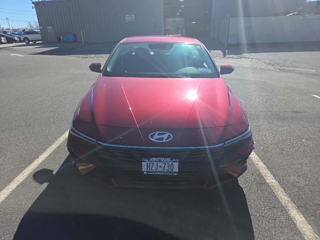Used 2024 Hyundai Elantra SE Sedan