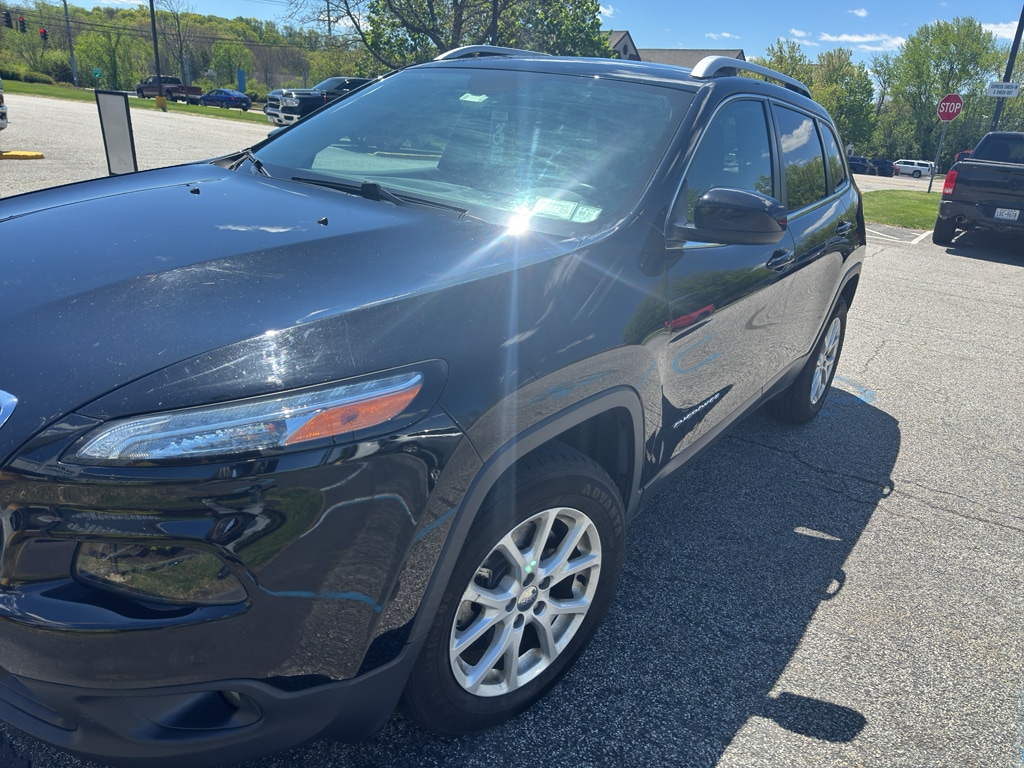 Used 2018 Jeep Cherokee Latitude Plus with VIN 1C4PJMLB7JD567493 for sale in Goshen, NY
