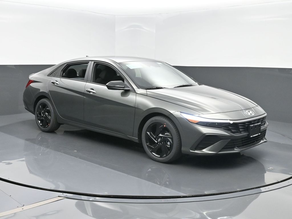 2026 Hyundai Elantra SEL's photo