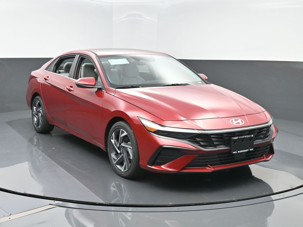 2025 Hyundai Elantra Limited's photo
