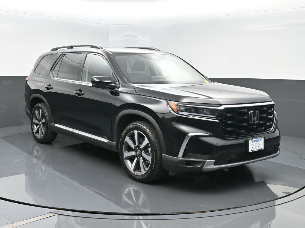 2025 Honda Pilot Touring's photo