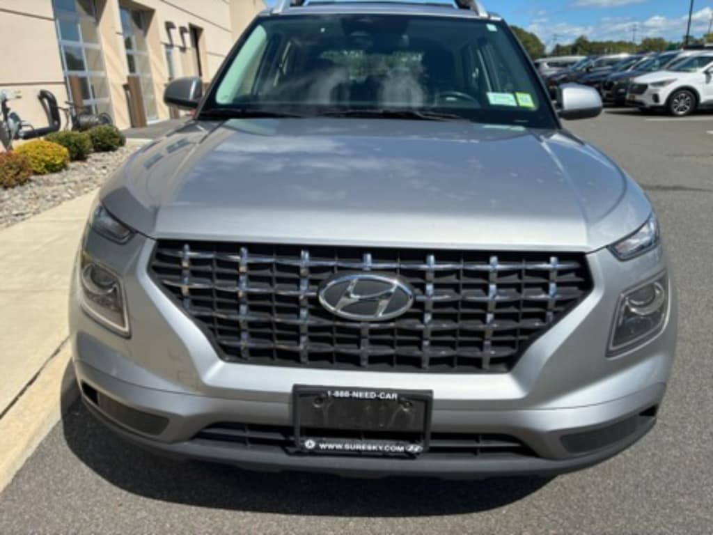 Used 2024 Hyundai Venue SEL Sport Utility