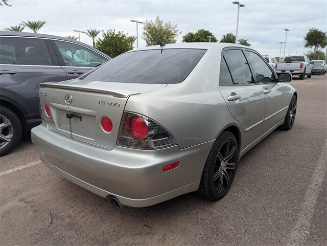 2004 Lexus IS 300 photo 4