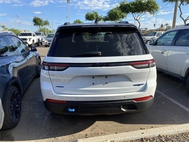 2022 Jeep Cherokee Trailhawk 4xe photo 3