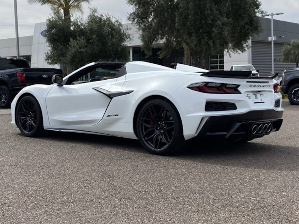 Used 2024 Chevrolet Corvette Stingray Z06 w/2LZ Convertible