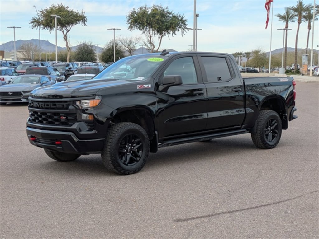 Used 2025 Chevrolet Silverado 1500 Custom Trail Boss Truck Crew Cab