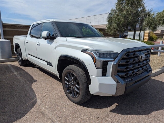 2022 Toyota Tundra Platinum CrewMax photo 3