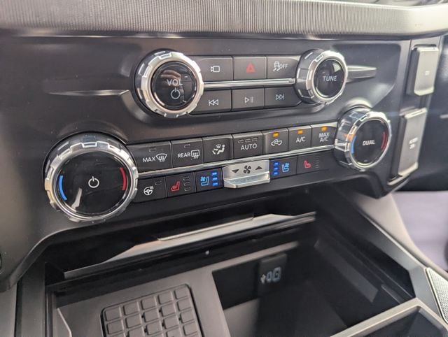 2026 Ford F-250 Super Duty Platinum - Photo 29