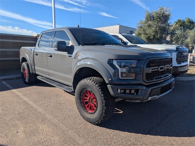 2020 Ford F-150 Raptor photo 2