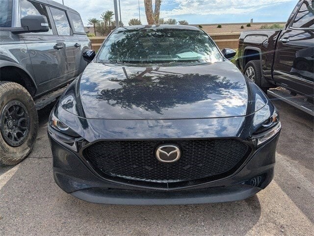 2021 Mazda Mazda3 Select Hatchback photo 2