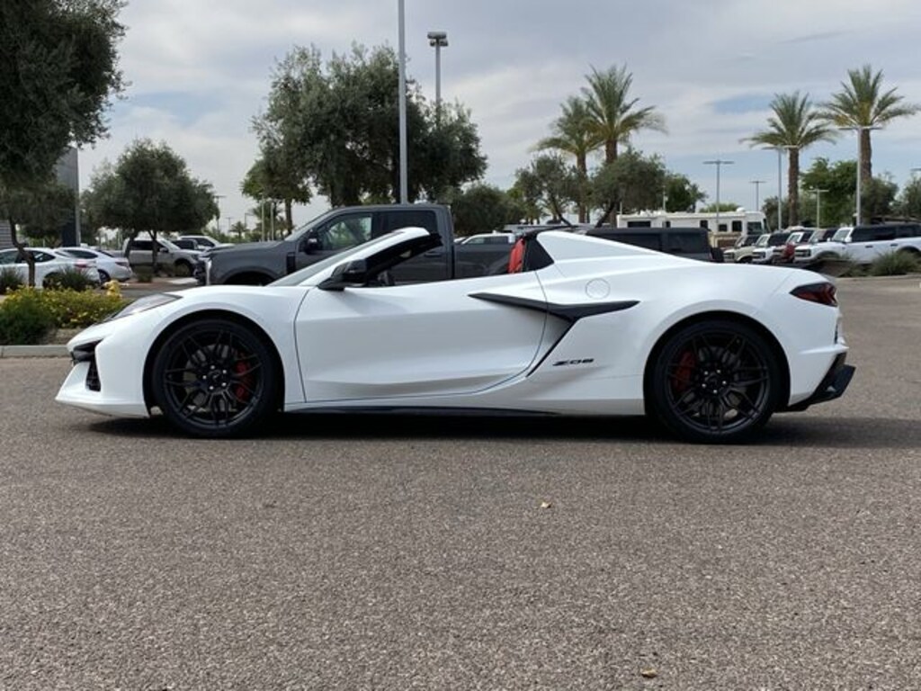 Used 2024 Chevrolet Corvette Stingray Z06 w/2LZ Convertible