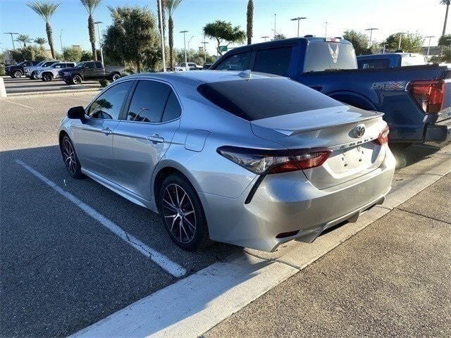 2023 Toyota Camry SE photo 2
