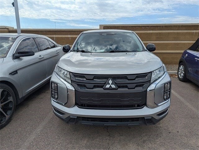 2021 Mitsubishi Outlander Sport LE photo 2