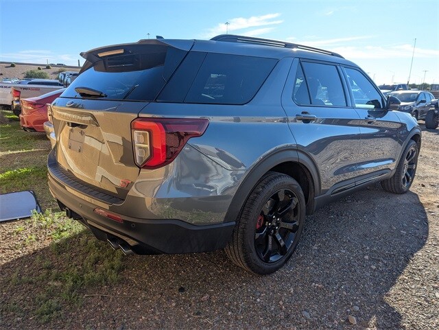 2024 Ford Explorer ST photo 3