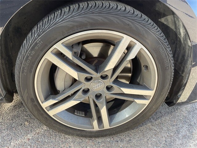 2018 Audi A4 2.0T Premium photo 3