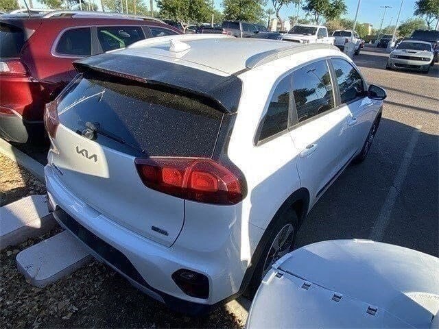 2022 Kia Niro LX photo 4