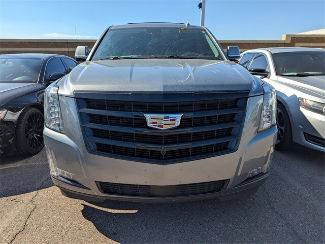 2020 Cadillac Escalade ESV Premium Luxury photo 2
