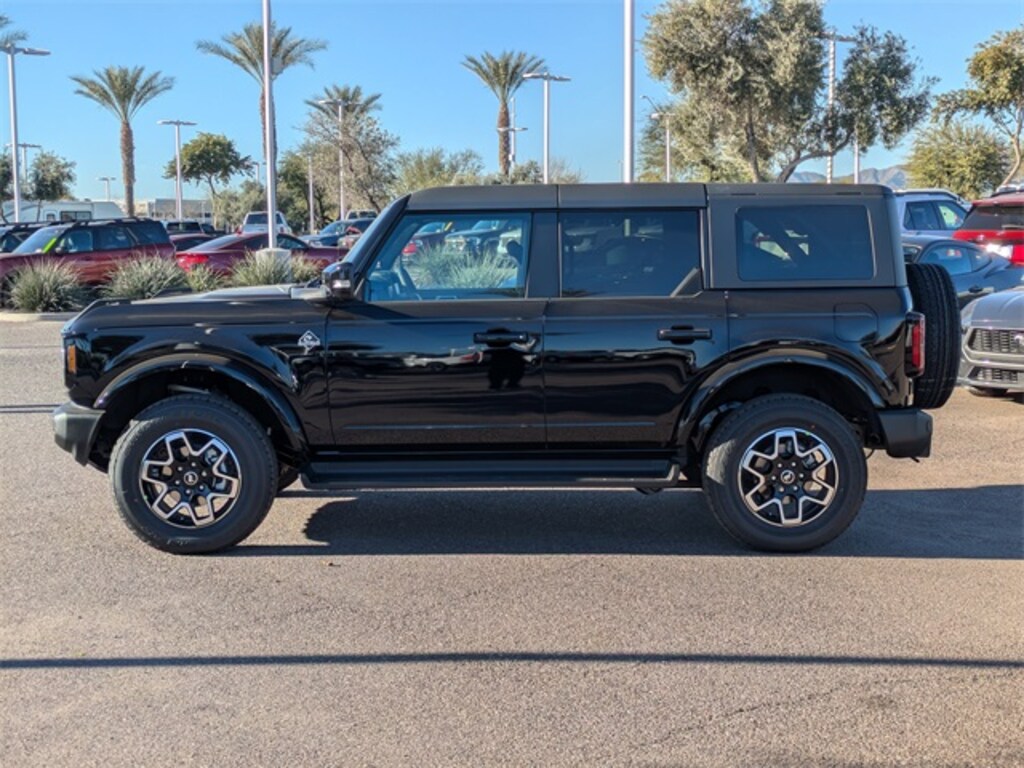 New 2025 Ford Bronco Outer Banks SUV