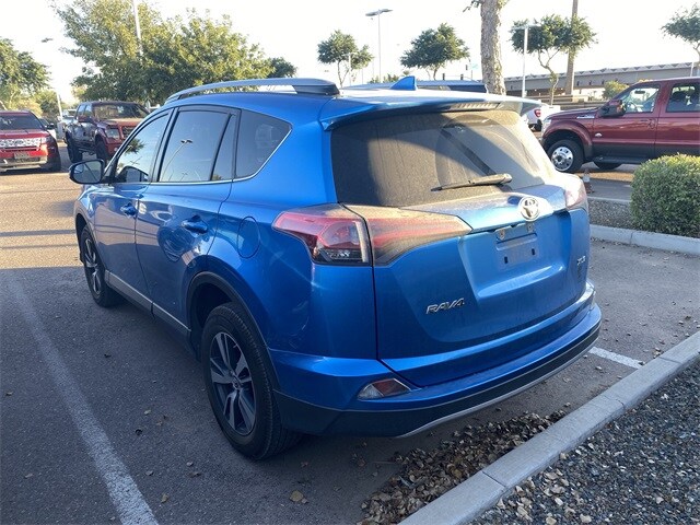 2017 Toyota RAV4 XLE photo 2