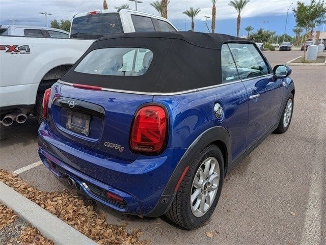 2019 Mini Cooper S Iconic photo 4