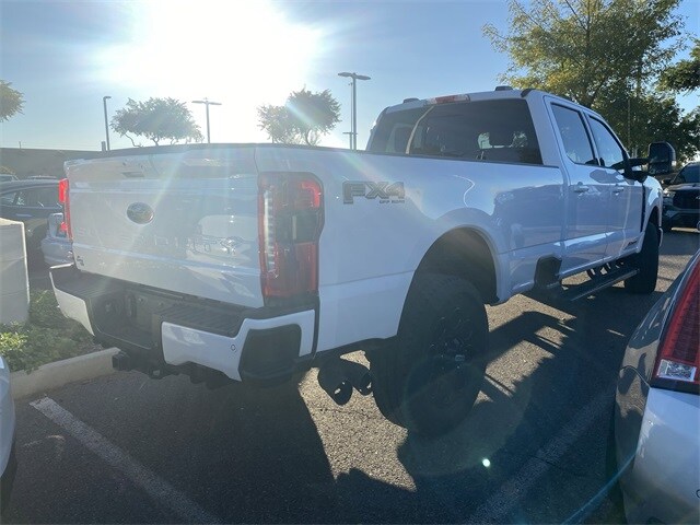 2023 Ford F-350 Lariat photo 2