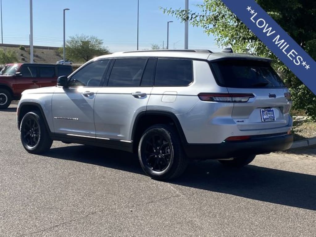 Used 2025 Jeep Grand Cherokee L Laredo SUV
