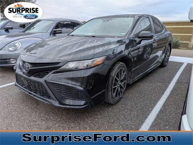 2021 Toyota Camry SE's photo