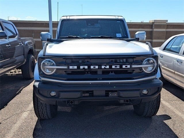 2022 Ford Bronco Base Big Bend Black Diamond Outer Banks photo 2
