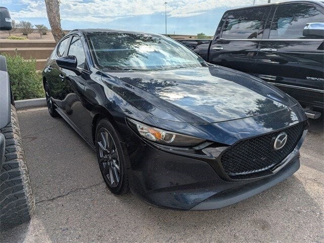 2021 Mazda Mazda3 Select Hatchback photo 3