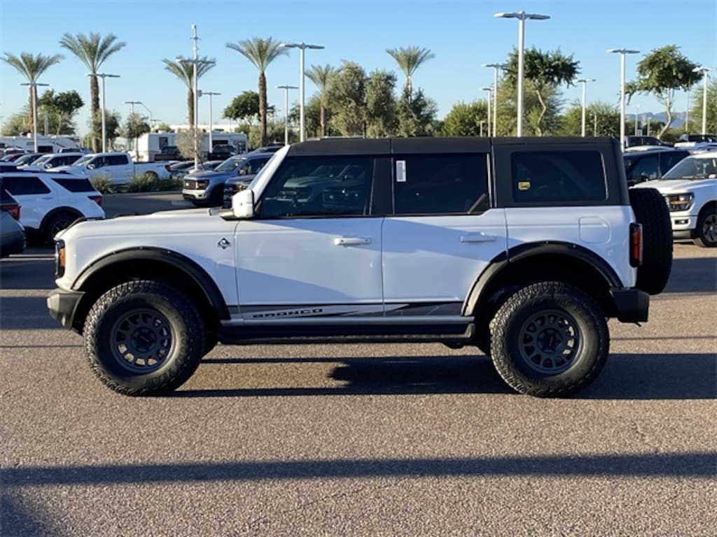 New 2025 Ford Bronco Outer Banks SUV