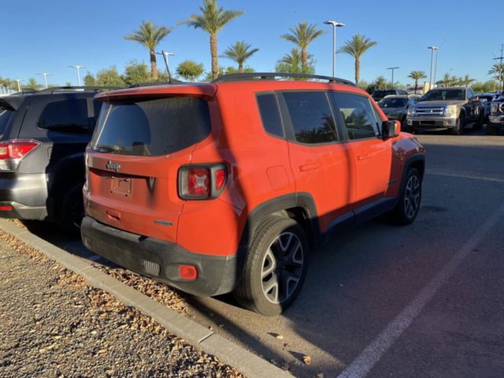 Used 2018 Jeep Renegade Latitude FWD SUV
