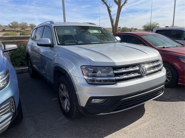 Used 2018 Volkswagen Atlas SE with VIN 1V2CR2CA4JC564655 for sale in Surprise, AZ
